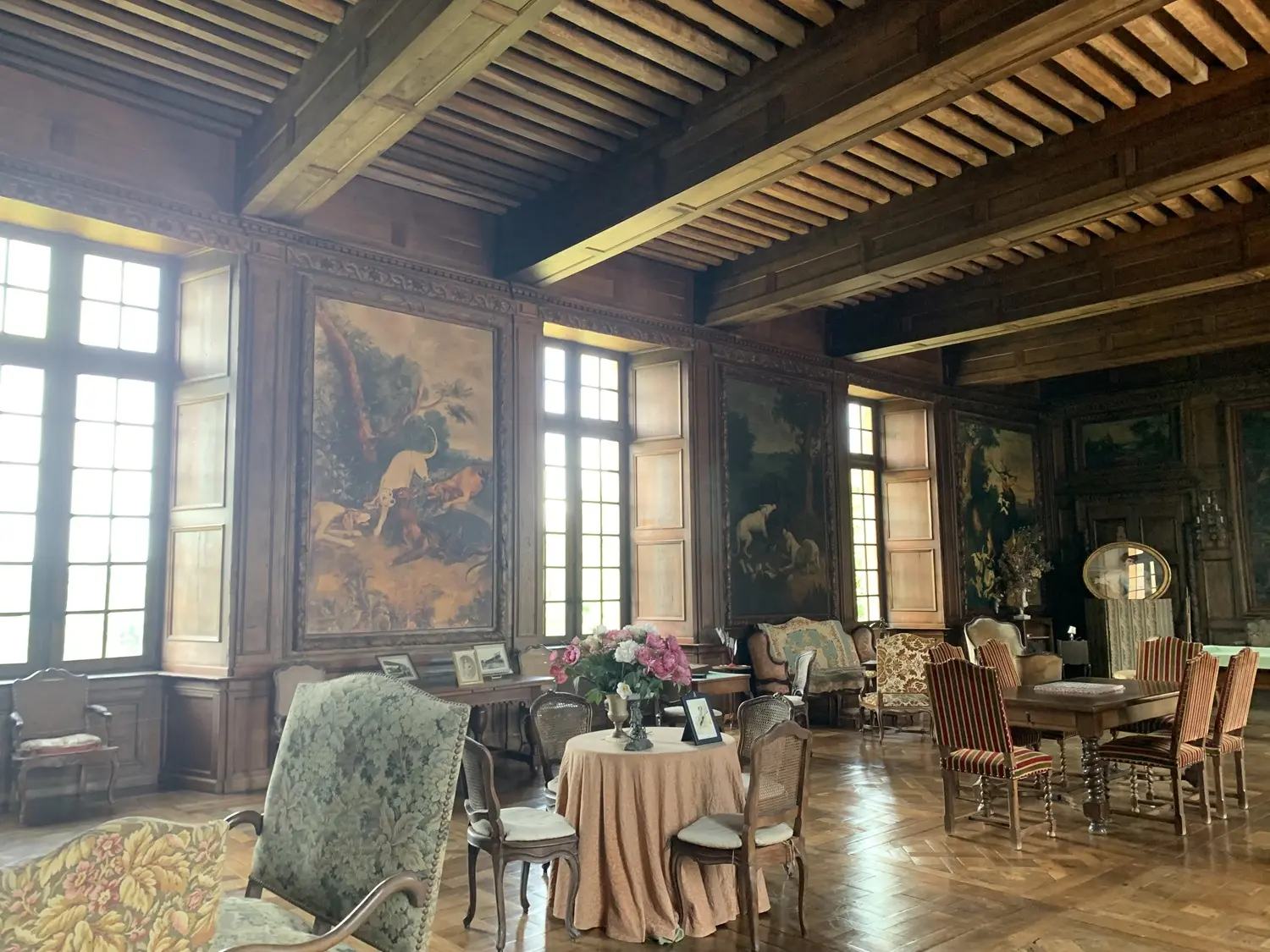 Le grand salon, château de Jumilhac