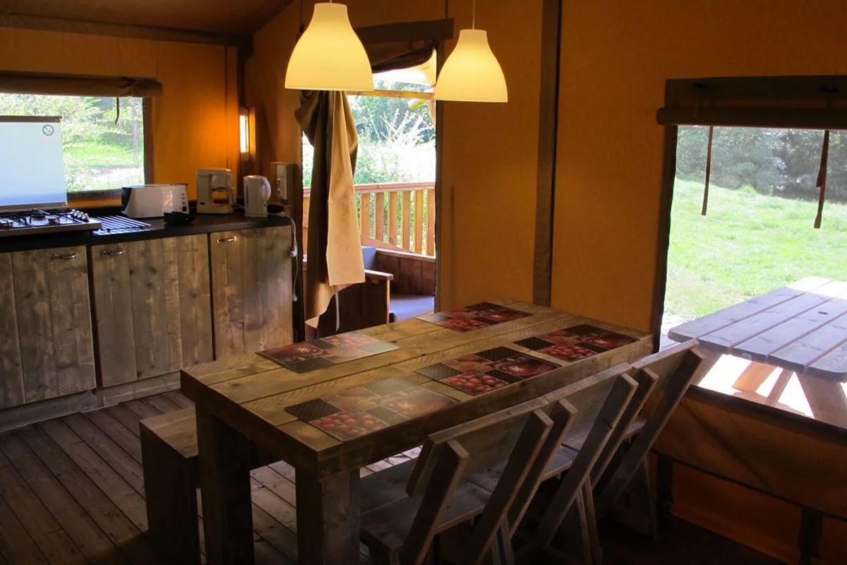 Location tente de safari dans camping au coeur de la Dordogne