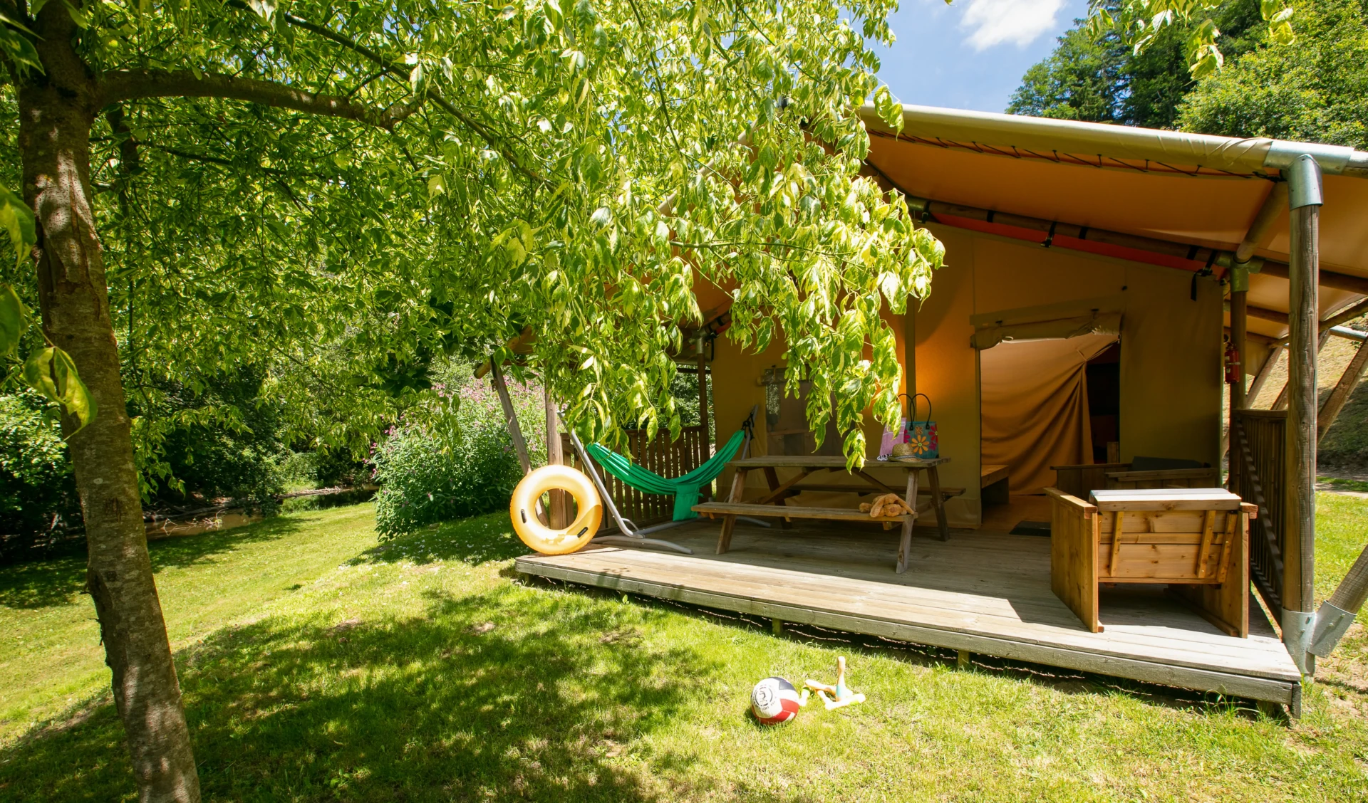 Location tente de safari en Dordogne