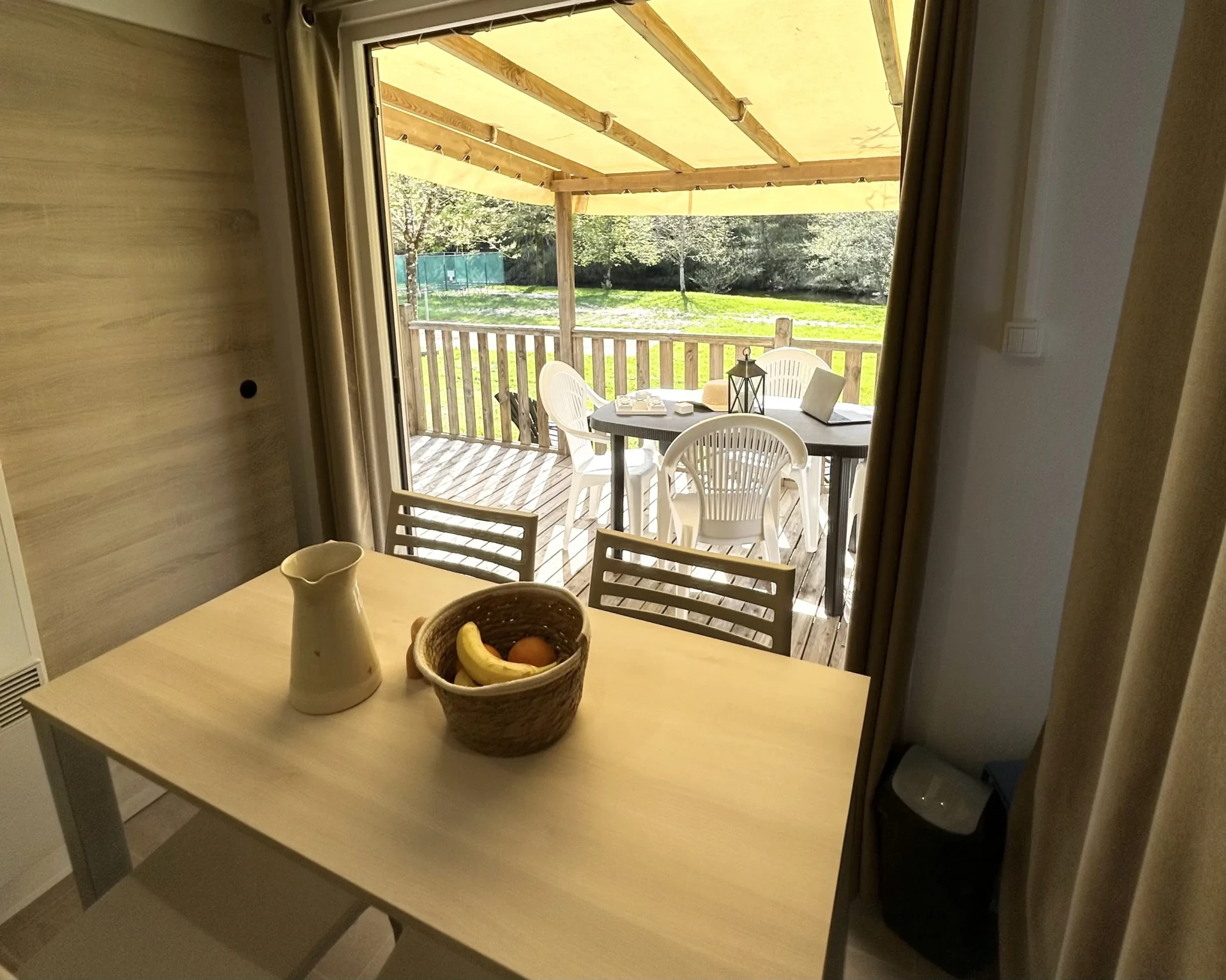 Mobile home pour 4 à 6 personnes, dans camping en Dordogne